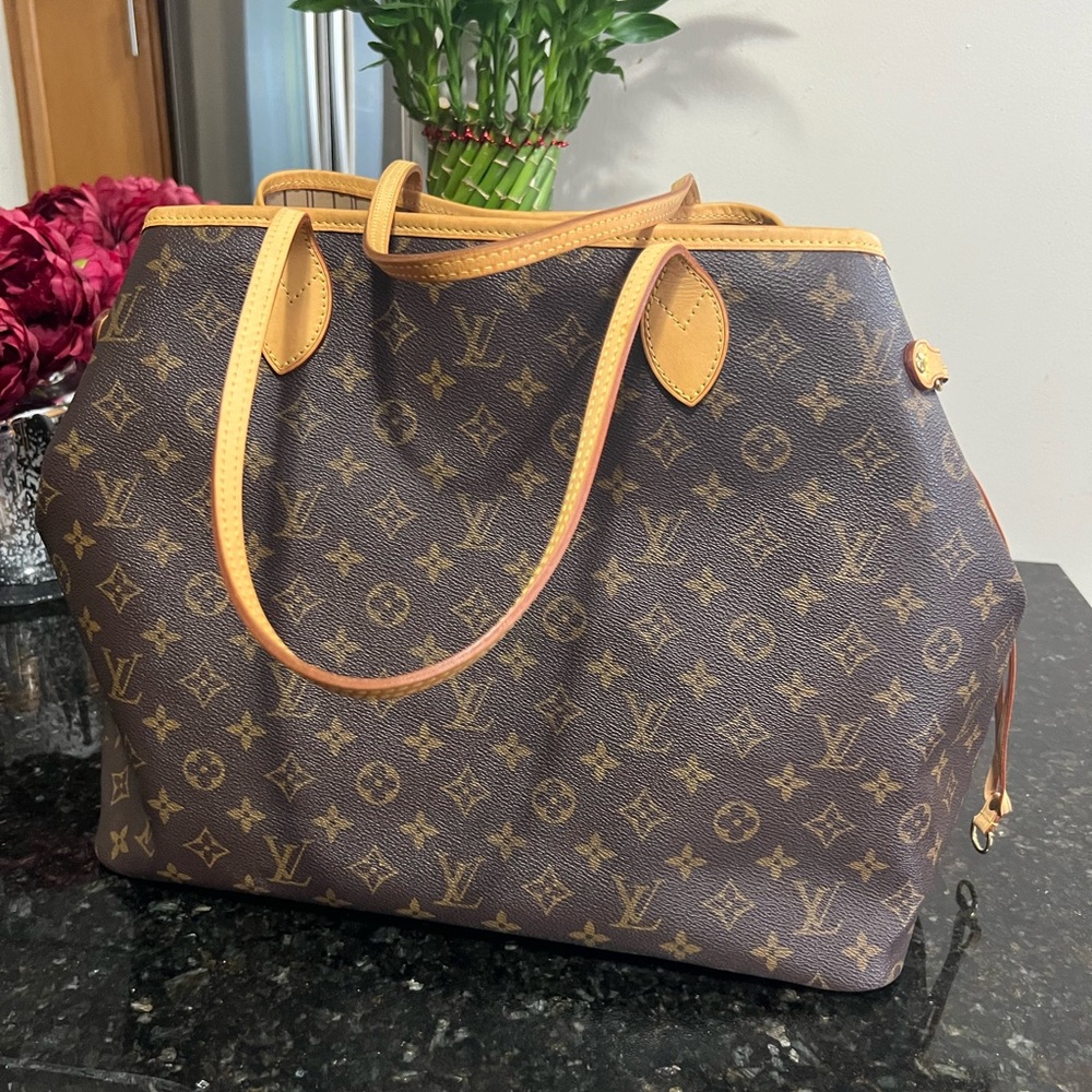 Authentic Louis Vuitton Neverfull GM